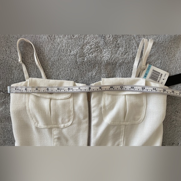 XOXO White with Green/Gold Pocket Embellishments‎ - Picture 7 of 11